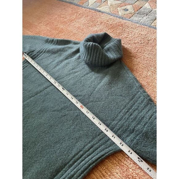 Tahari Green Turtleneck Sweater Side Button Longline Pullover Size S - Picture 6 of 7